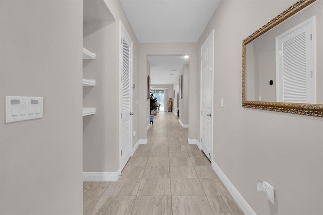 Building Photo - 2487 Empress Dr