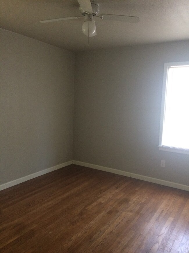 Building Photo - 3/2/1