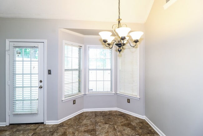 Building Photo - 594 E Ashley Glen Cir