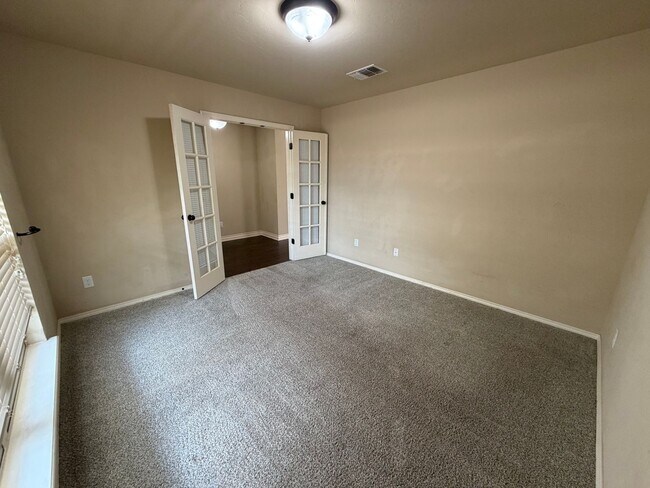 Building Photo - Beautiful and Cozy 3bed/2bath with an Office Available in North Norman!