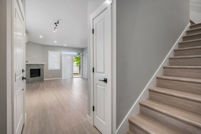 Building Photo - Beautiful Home in CDA for Rent