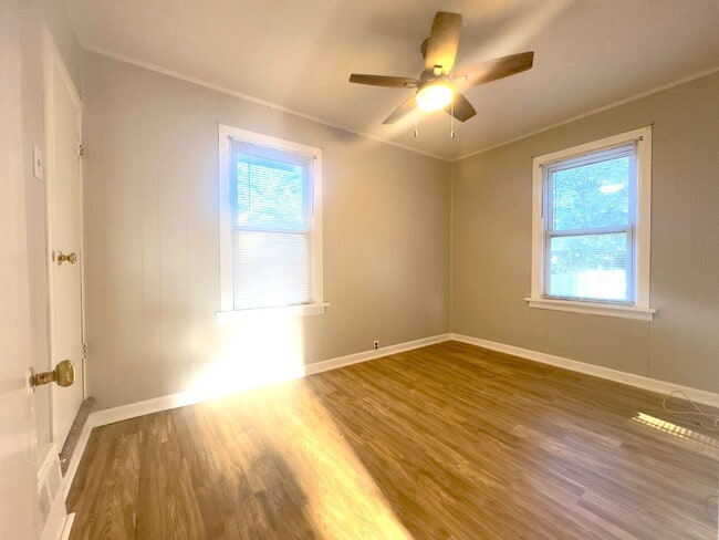 Building Photo - Recently Renovated 3-Bedroom Home in South City!