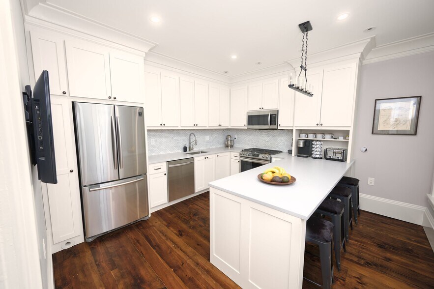 Building Photo - 137 Kendall Pond Rd