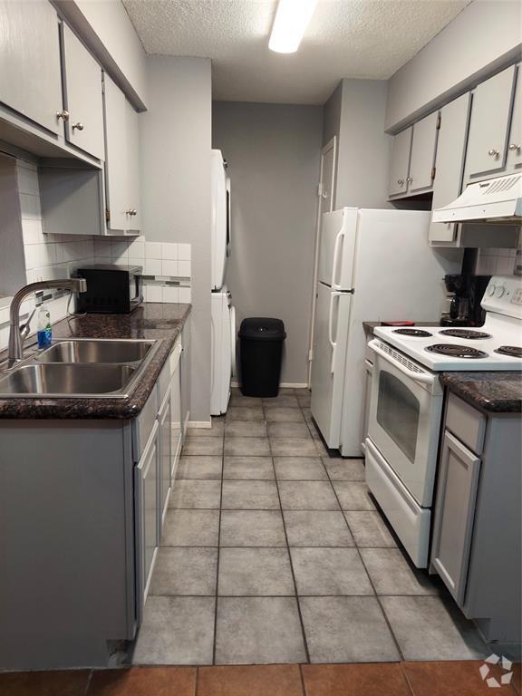 Building Photo - 12615 Brookglade Cir