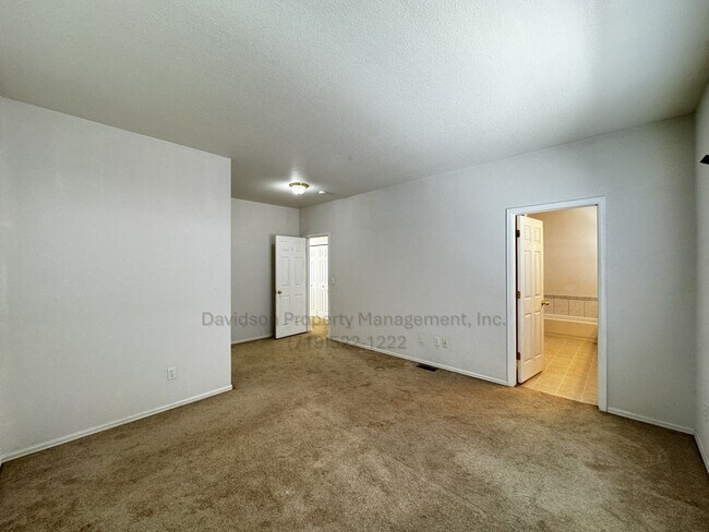 Building Photo - Spacious 3 Bedroom Condo in Southeast Colorado Springs