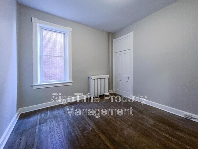 Building Photo - 59 Broadway