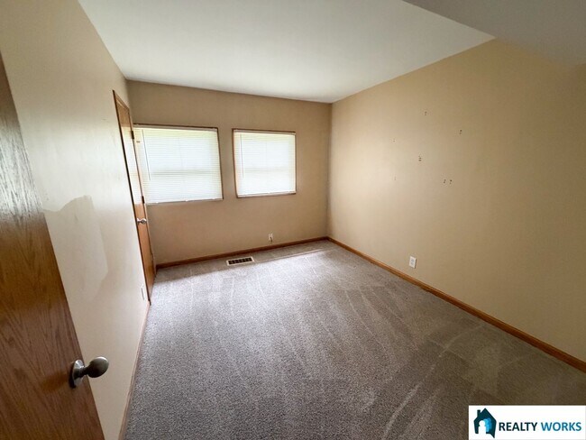 Building Photo - Lovely Three bedroom House located in Central Lincoln