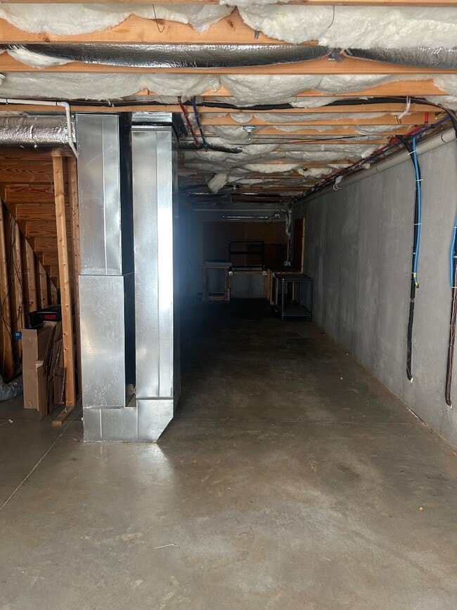 Building Photo - 1115 Helmsdale Dr