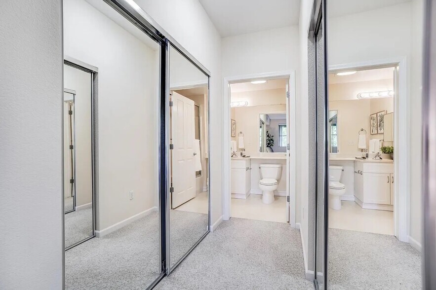 Building Photo - 1982 W Bayshore Rd