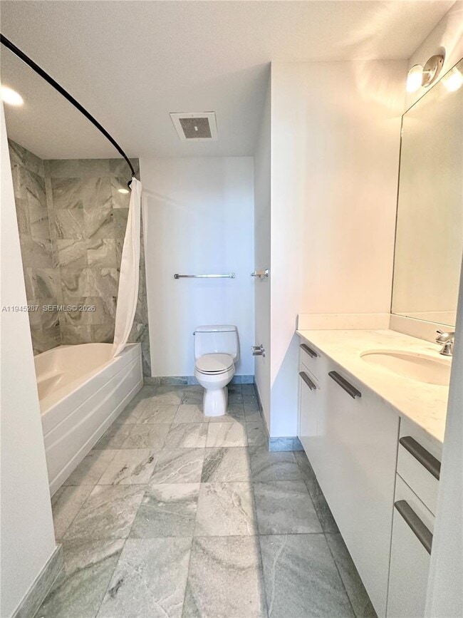 Building Photo - 1060 Brickell Ave