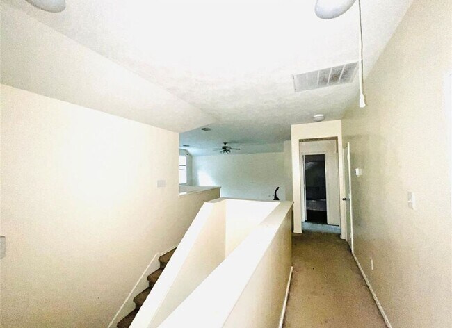 Building Photo - 8006 Echinacea Dr