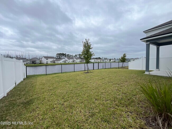 Building Photo - 14718 Cashew Ave