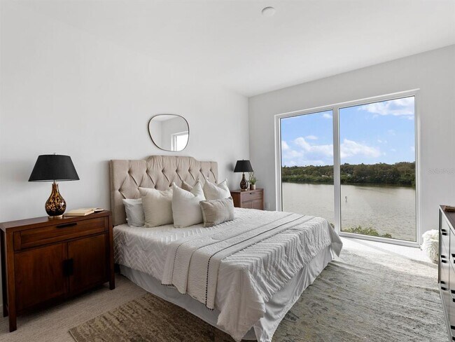 Building Photo - 1020 Sunset Point Rd