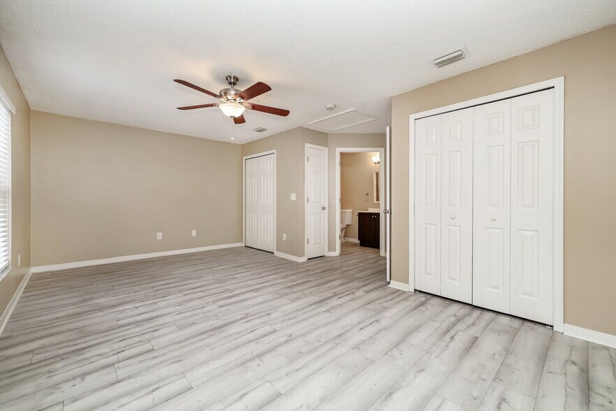 Building Photo - 6719 Summer Cove Dr