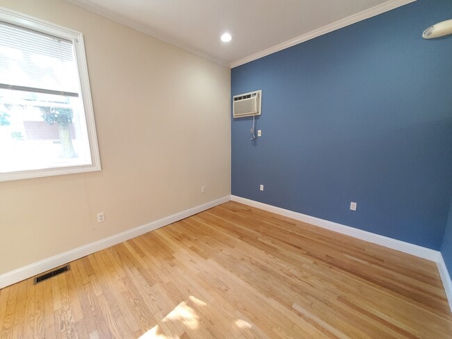 Building Photo - 44 Edgar Ave