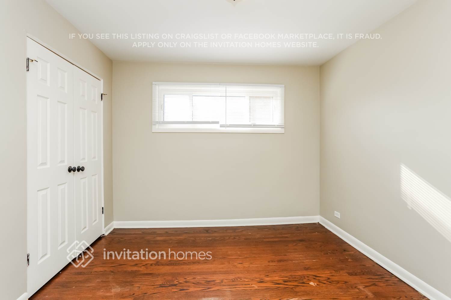 Building Photo - 10115 S California Ave