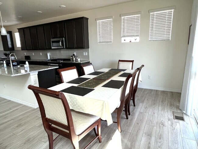 Building Photo - Wonderful 4 Bedroom/2 Bathroom with a Loft and Study in Whispering Pines!