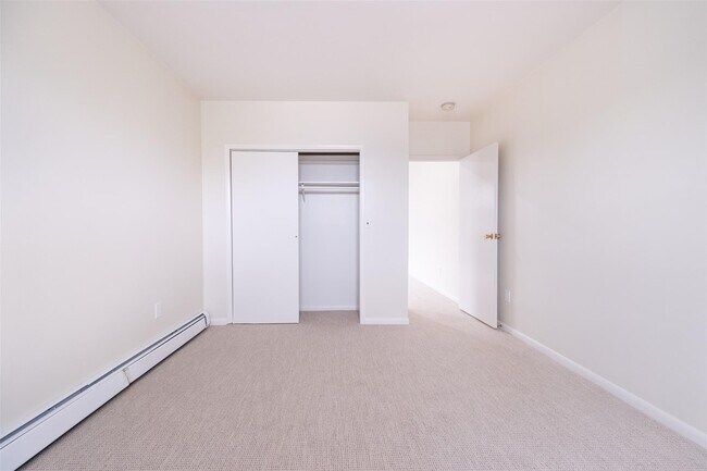 Building Photo - 115 Wolfs Ln