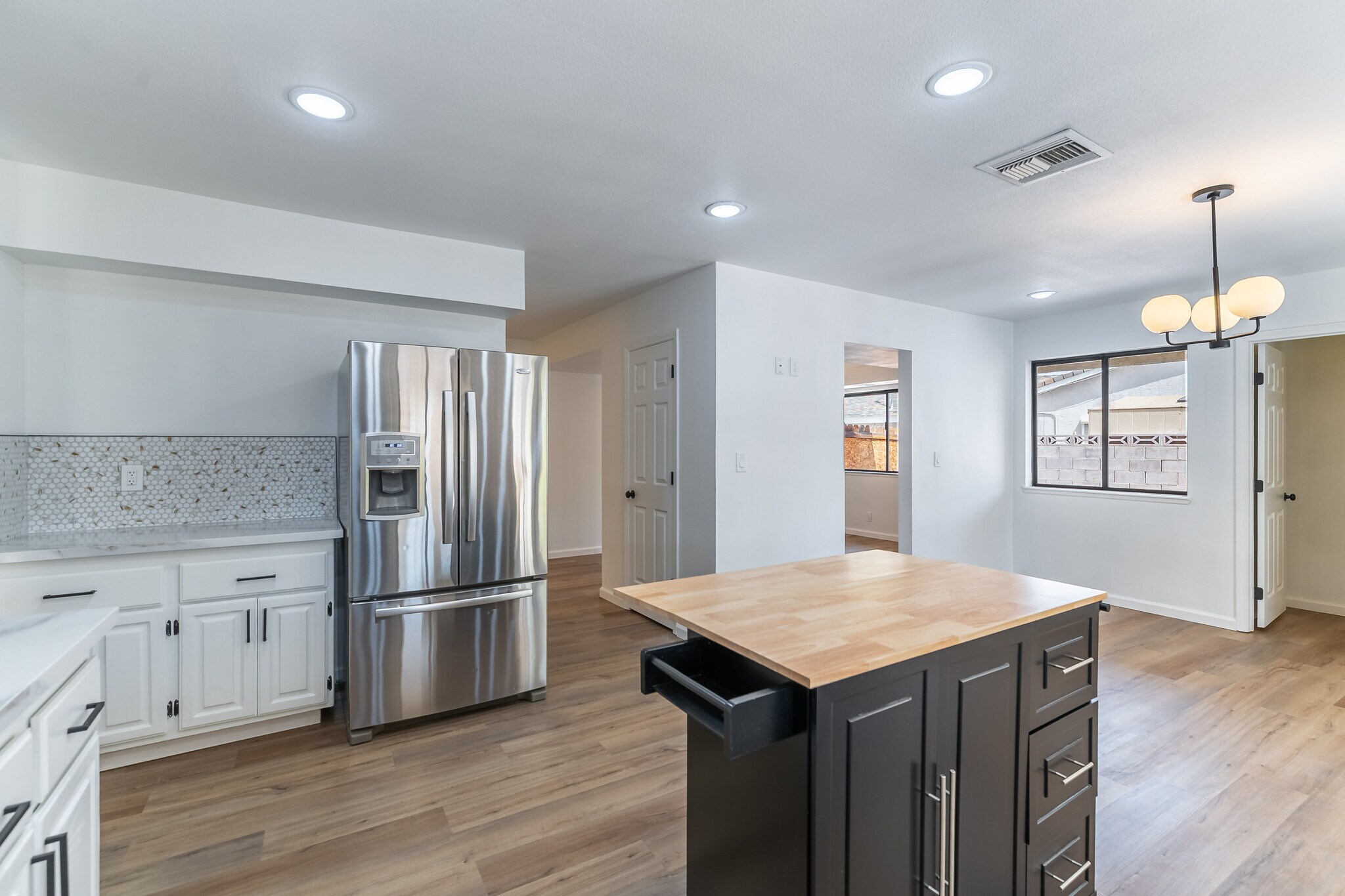 Building Photo - 700 Glen Abbey Cir