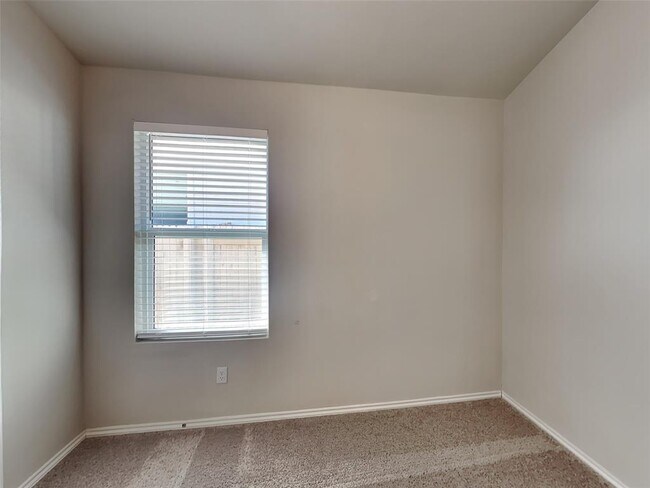 Building Photo - 5105 Sidesaddle Dr