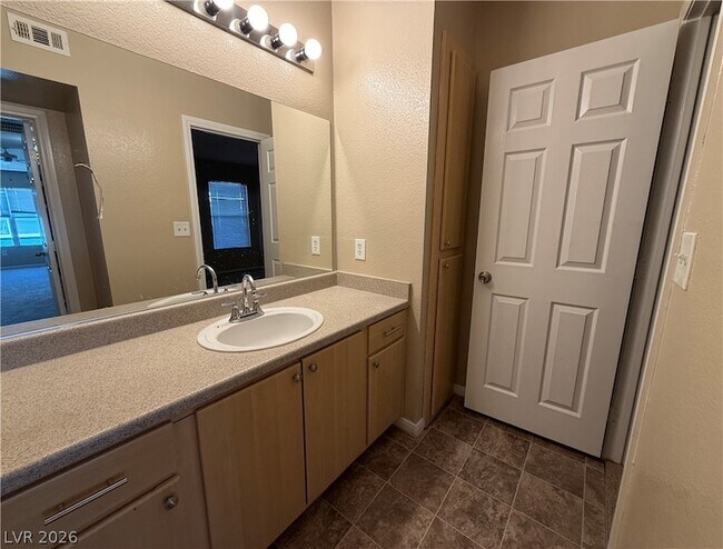 Building Photo - 6955 N Durango Dr