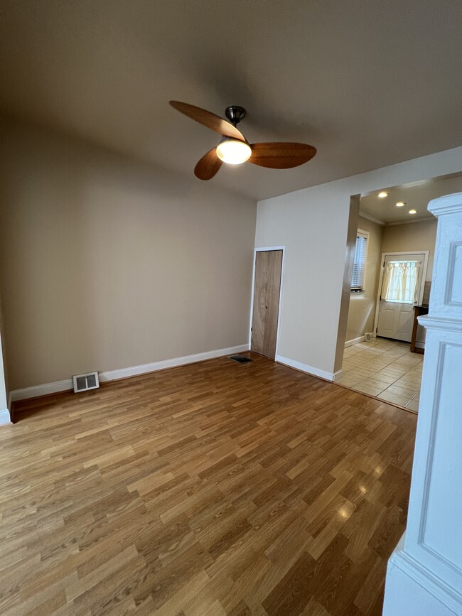 Dining room (with closet) - 2625 S Percy St