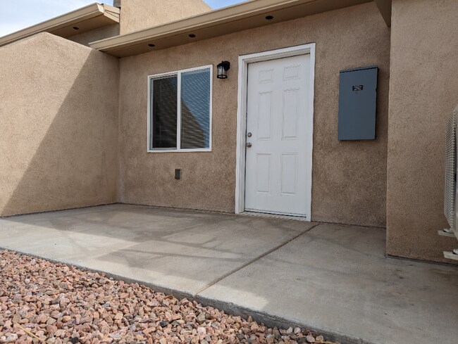 Building Photo - 651 S Union St