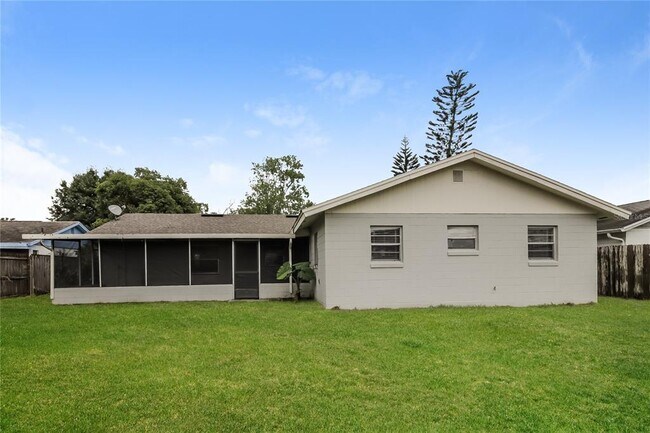Building Photo - 734 Dunhill Dr