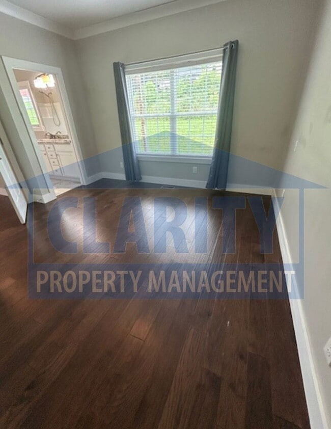 Building Photo - Charming 3-bedroom home!
