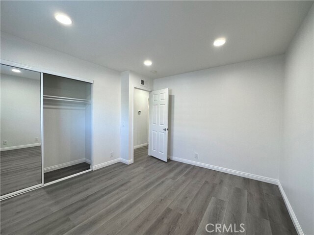 Building Photo - 54 Gillman St