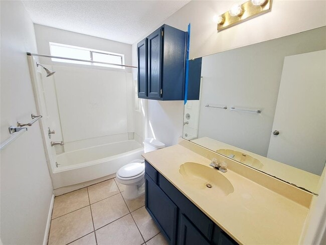 Building Photo - 9009 Sanger Dr