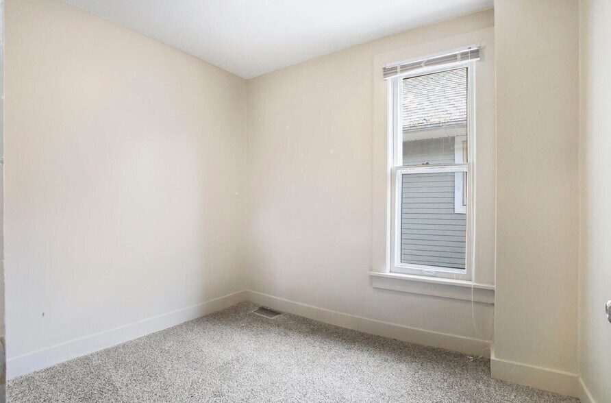 Building Photo - 311 Robey Pl SE