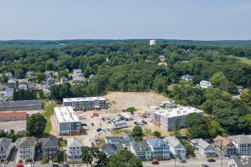 Aerial Context 01 - The Village at Manville