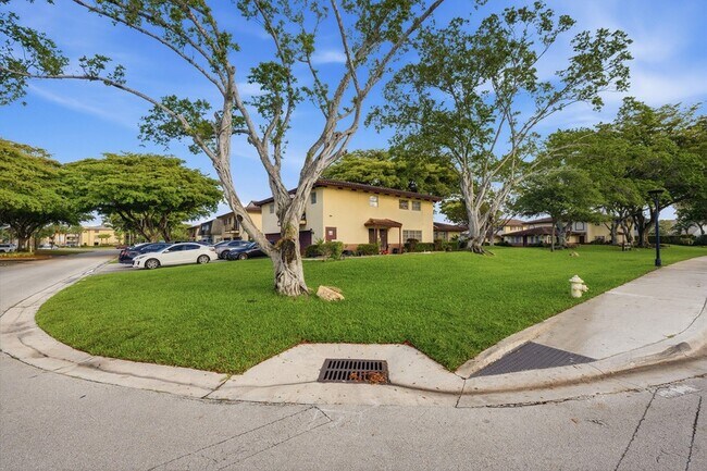 Building Photo - 8811 NW 28th Dr