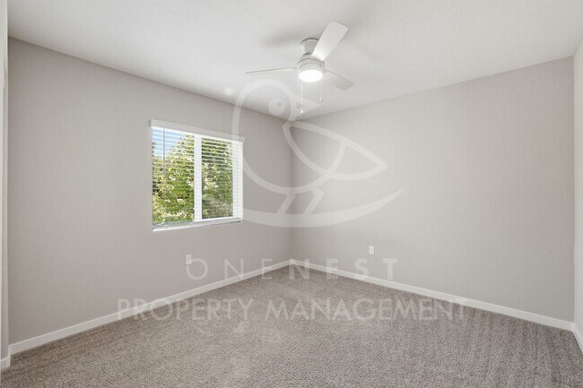 Building Photo - Practically Brand new | 3 bedroom 2.5 bathroom + loft
