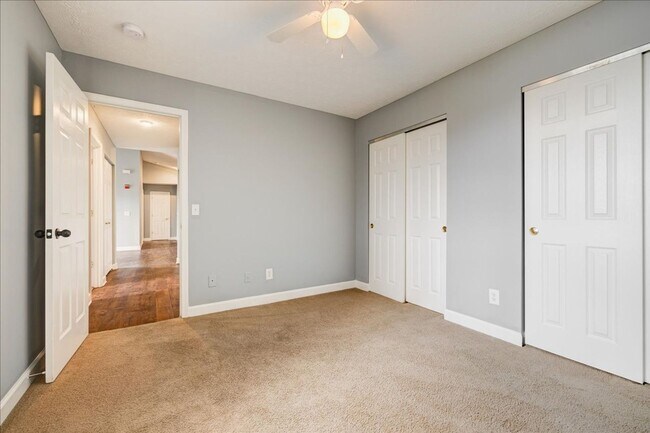 Building Photo - 3 bedroom 2 Bath Large Apartment Home $1,569/mo Rent