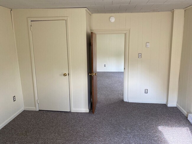 Building Photo - 632 W Orange St