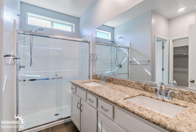 Building Photo - Beautiful 3Bdm 3Ba Home with Den in Waddell Near the 303!