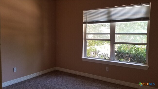 Building Photo - 3023 Green Mountain Dr