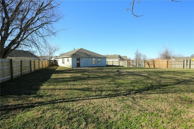 Building Photo - 50 Cheryl Cir