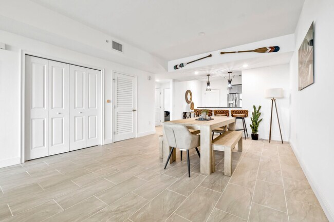 Building Photo - 701 Pilot Ln