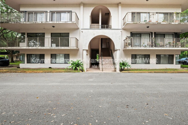 Building Photo - 4705 SW 62nd Ave