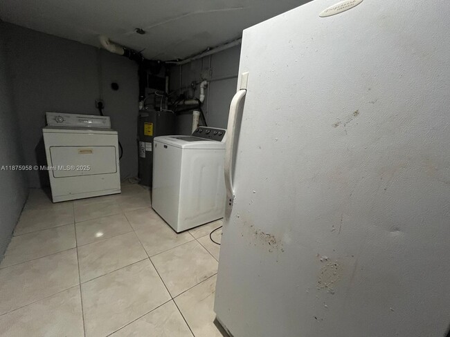 Building Photo - 1330 NE 203rd St