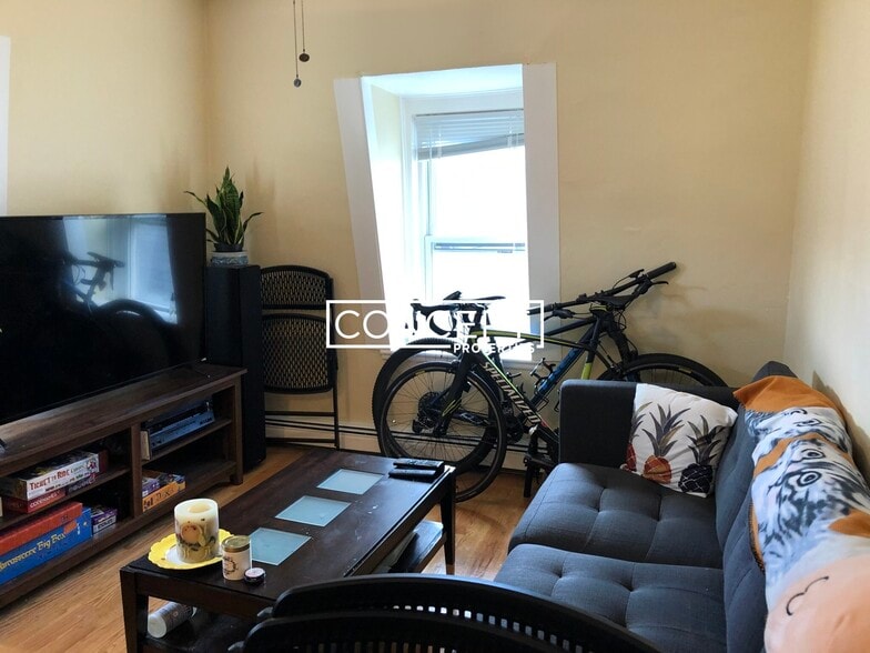 Building Photo - 12 Claremon St