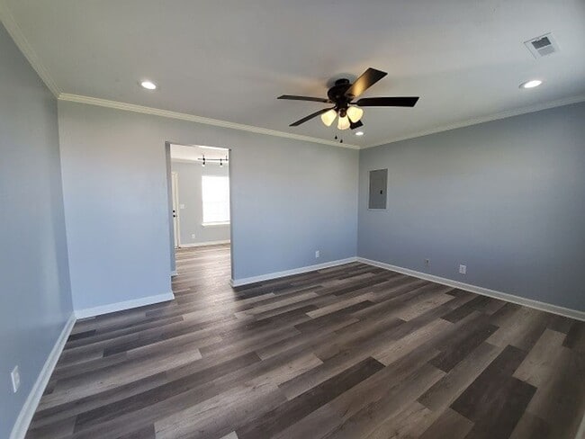 Building Photo - Looking for Cozy Without the Crowd?