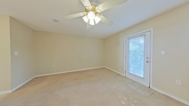 Building Photo - 976 Scenic Oak Ln