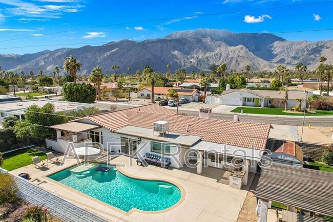 Building Photo - 2290 N Victoria Rd