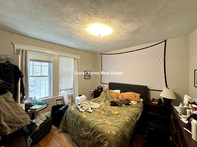 Building Photo - 8A Forest St