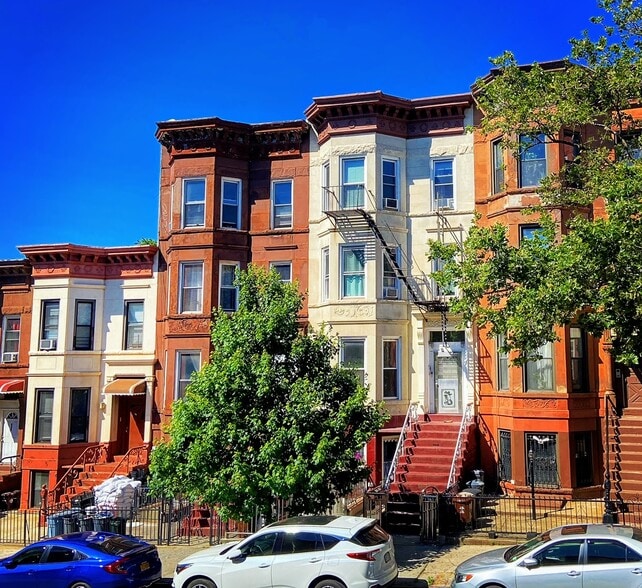 outside - 451 51st St