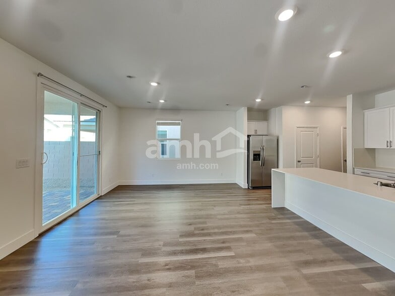 Building Photo - 5835 Astapor St